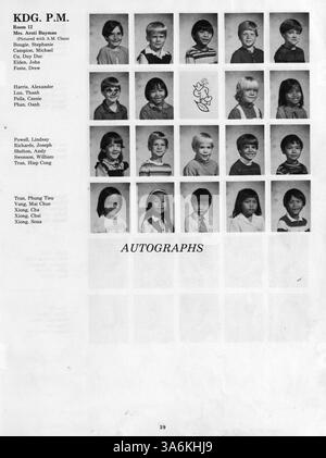 Cet annuaire 1986 de Fulton Elementary met en lumière les moments clés et les souvenirs de l’année scolaire 1985-1986-1998, documentant les activités des étudiants, des professeurs et des écoles tout au long de l’année. Banque D'Images