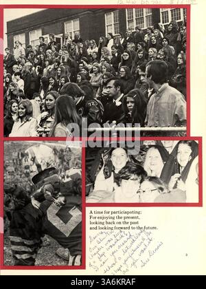 L'annuaire 'Sagamore' 1972 de l'école secondaire Roosevelt relate l'année scolaire 1971-1972/09, mettant en évidence les réalisations des élèves, des enseignants et des équipes sportives, tout en soulignant les contributions afro-américaines à la communauté scolaire. Banque D'Images