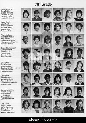 Cet annuaire 1986, Sanford Hawk, met en valeur Sanford Jr. Lycéens, enseignants et événements, préservant les moments clés de l'année scolaire 1985-1986. Banque D'Images