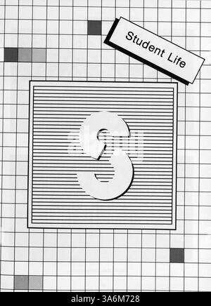 Cet annuaire, Sanford Hawk 1986, souligne l'année scolaire 1985-1986 à Sanford Jr. Élevé, documentant les étudiants, les enseignants et les événements majeurs de cette année. Banque D'Images