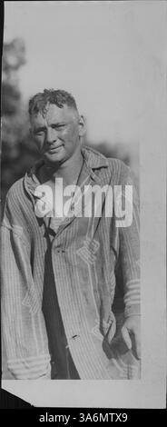 Louis Lochner était nageur avec les bains John Ryan, terminant troisième à l'épreuve annuelle de natation de six milles du YMCA au lac Calhoun. Banque D'Images