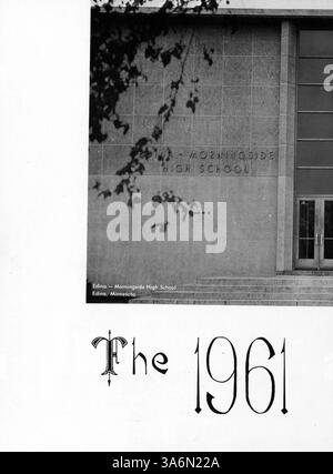 L'annuaire Whigrean 1961 de l'Edina-Morningside High School fournit un compte rendu détaillé de l'année scolaire, y compris les réalisations sportives, les clubs étudiants et les faits saillants académiques de la période 1960-1961. Banque D'Images