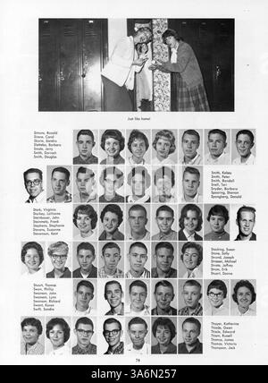 L'annuaire Whigrean 1961 de l'école secondaire Edina-Morningside offre un aperçu complet de la vie étudiante, des réalisations scolaires, des événements sportifs et des activités parascolaires de l'année scolaire 1960-1961-1998. Banque D'Images