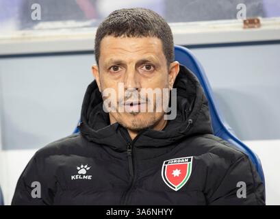Suwon, Corée du Sud. 25 mars 2025. L'entraîneur de l'équipe nationale jordanienne Jamal Sellami, lors du match de football de la Coupe du monde Asie 3e qualification entre la Corée du Sud et la Jordanie au stade de la Coupe du monde de Suwon à Suwon, en Corée du Sud, le 25 mars 2025. Score Corée du Sud-Jordanie 1-1. (Photo de Lee Young-ho/Sipa USA) crédit : Sipa USA/Alamy Live News Banque D'Images