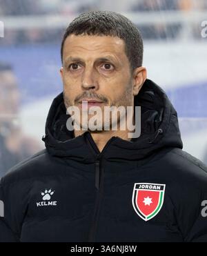 Suwon, Corée du Sud. 25 mars 2025. L'entraîneur de l'équipe nationale jordanienne Jamal Sellami, lors du match de football de la Coupe du monde Asie 3e qualification entre la Corée du Sud et la Jordanie au stade de la Coupe du monde de Suwon à Suwon, en Corée du Sud, le 25 mars 2025. Score Corée du Sud-Jordanie 1-1. (Photo de Lee Young-ho/Sipa USA) crédit : Sipa USA/Alamy Live News Banque D'Images