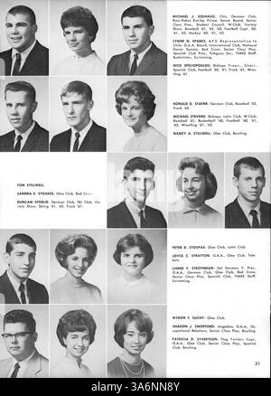 Cette édition 1963 de l'Hesperian Yearbook de West High School présente des événements et des réalisations importants de l'année scolaire 1962-1963-1998, y compris l'histoire afro-américaine, la vie étudiante, l'athlétisme et les étapes académiques. Banque D'Images