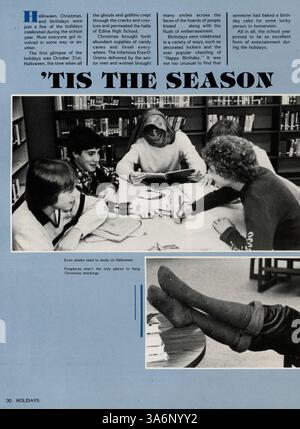 Le Windigo Yearbook 1983 de l’école secondaire Edina met en lumière les événements et réalisations importants de l’année scolaire 1982-1983 en mettant l’accent sur les élèves, les enseignants, l’athlétisme et les activités parascolaires. Banque D'Images