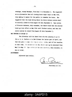 Ces 1932 procès-verbaux de réunion du conseil d’administration de la bibliothèque publique de Minneapolis comprennent des discussions sur la politique des bibliothèques, le financement public et l’adaptation des services pour répondre aux besoins de la communauté pendant la Grande dépression. Banque D'Images