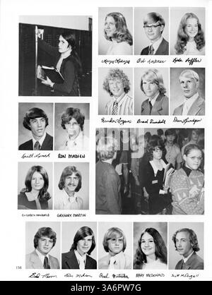Cette édition 1973 de l'annuaire de la Roosevelt High School, Sagamore, reflète les activités des étudiants et des professeurs, les événements sportifs, les clubs et d'autres moments importants de l'école de l'année scolaire 1972-1973. L'annuaire souligne l'histoire afro-américaine comme un aspect important de la communauté scolaire. Banque D'Images