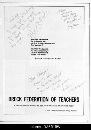 Cet annuaire de Breck Mustang de 1982 offre un aperçu de l'année scolaire 1981-1982, documentant les moments clés de la vie étudiante, l'engagement des enseignants, les sports et les activités scolaires à l'école Breck. Banque D'Images