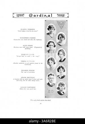 Le Cardinal Yearbook 1920 de East High enregistre les réalisations des étudiants et des professeurs, avec des faits saillants de l’athlétisme, des clubs et des événements majeurs de l’école au cours de l’année scolaire 1919-1920. Banque D'Images