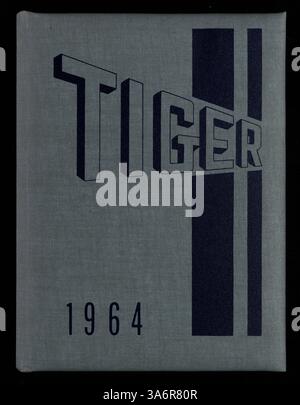 Cet annuel du lycée, le Tiger Yearbook 1964, documente la communauté du South High School au cours de l'année scolaire 1963-1964 et présente des activités étudiantes, de l'athlétisme et des clubs, ainsi que des événements scolaires importants. Il reflète la diversité et les expériences éducatives des étudiants, y compris les étudiants afro-américains. Banque D'Images