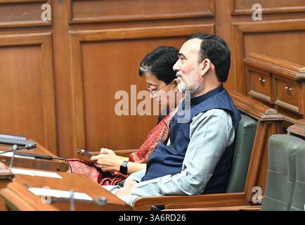 New Delhi, Inde. 25 mars 2025. NEW DELHI, INDE - MARS 25 : Atishi, leader de l'AAP, Gopal Rai pendant la session budgétaire de l'Assemblée législative de Delhi à Delhi Vidhan sabha le 25 mars 2025 à New Delhi, Inde. (Photo de Arvind Yadav/Hindustan Times/Sipa USA) crédit : Sipa USA/Alamy Live News Banque D'Images