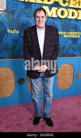 Los Angeles, États-Unis. 25 mars 2025. Richard Kind arrive à la première de « Mid-Century Modern » au Directors Guild Theatre le 25 mars 2025 à Los Angeles, CA. © Lisa OConnor/AFF-USA.com crédit : AFF/Alamy Live News Banque D'Images