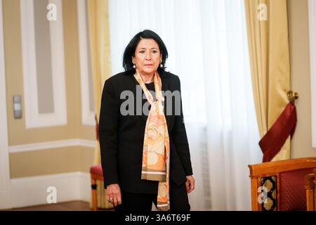 RIGA, Lettonie. 26 juillet 2025. Edgars Rinkevics, président de la Lettonie, rencontre le 5e président de la Géorgie, Salome Zourabichvili (photo) crédit : Gints Ivuskans/Alamy Live News Banque D'Images