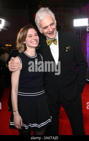 Svenja Jung und Walter Sittler BEI der Verleihung des 23. Deutschen Hörfilmpreises 2025 im Colosseum Filmtheater. Berlin, 25.03.2025 *** Svenja Jung et Walter Sittler lors de la remise du 23 German Hearing film Award 2025 au Colosseum Filmtheater Berlin, 25 03 2025 Foto :Xn.xKubelkax/xFuturexImagex hoerfilmpeis 5419 Banque D'Images