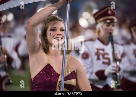 06 décembre 2014 Charlotte, NC. La fanfare de la FSU avant le match de football du championnat ACC entre les vestes jaunes Georgia Tech et les Seminoles de la Florida State University au Bank of America Stadium le 6 décembre 2014 à Charlotte, Caroline du Nord..la FSU bat Georgia Tech 37-35.Jacob Kupferman/CSM(crédit image : © Jacob Kupferman/Cal Sport Media/ZUMAPRESS.com) Banque D'Images