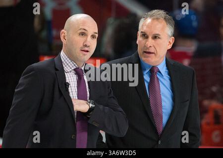 10 FÉVRIER 2015 : Craig Berube, entraîneur-chef des Flyers de Philadelphie, et Ian Laperriere, entraîneur adjoint, quittent la patinoire lors d'un match de la LNH entre les Flyers de Philadelphie et les Canadiens de Montréal au Centre Bell de Montréal, Québec, Canada. Les Canadiens de Montréal ont battu les Flyers de Philadelphie 2-1 en prolongation. Philippe Bouchard/CSM(crédit image : © Philippe Bouchard/Cal Sports Med/Cal Sport Media/ZUMAPRESS.com) Banque D'Images