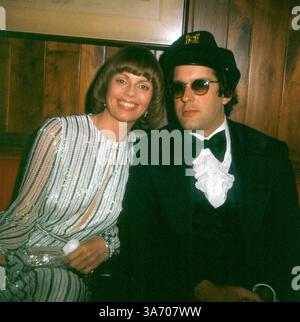 22 janvier 2014 - le capitaine et Tennille divorceraient. Daryl ''Captain'' Dragon et Toni Tennille sont connus pour leur chanson Love Will Keep US Together. PHOTO : 1976 - CAPITAINE ET TENNILLE, DARYL DRAGON ET TONI TENNILLE. (Crédit image : © Nate Cutler/Globe photos/ZUMAPRESS.com) Banque D'Images