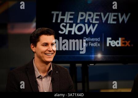 30 septembre 2014 - Charlotte, NC, États-Unis - The Preview Show and Race Center animateur supplémentaire Alan Cavanna le mardi 30 septembre 2014 à Charlotte, N.C. (image crédit : © Jeff Siner/MCT/ZUMA Wire) Banque D'Images