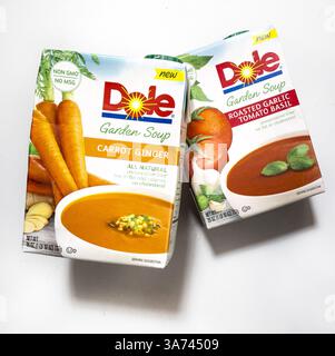 Oct. 30, 2014 - Chicago, il, USA - les soupes de jardin viennent dans des saveurs comme la carotte gingembre et l'ail rôti tomates basilic. (Crédit image : © Bill Hogan/TNS/ZUMA Wire) Banque D'Images