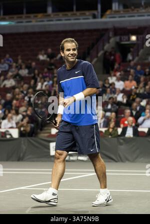 17 octobre 2012 - Chicago, Illinois, États-Unis d'Amérique - le grand tennis PETE SAMPRAS, vu ici lors du Powershares QQQ Challenge 2012, qui s'est tenu au United Center. (Crédit image : © TriplePlayNewMedia/ZUMAPRESS.com) Banque D'Images