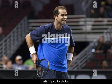 17 octobre 2012 - Chicago, Illinois, États-Unis d'Amérique - le grand tennis PETE SAMPRAS, vu ici lors du Powershares QQQ Challenge 2012, qui s'est tenu au United Center. (Crédit image : © TriplePlayNewMedia/ZUMAPRESS.com) Banque D'Images