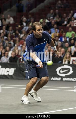 17 octobre 2012 - Chicago, Illinois, États-Unis d'Amérique - le grand tennis PETE SAMPRAS, vu ici lors du Powershares QQQ Challenge 2012, qui s'est tenu au United Center. (Crédit image : © TriplePlayNewMedia/ZUMAPRESS.com) Banque D'Images