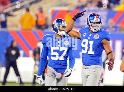09 décembre 2012 - East Rutherford, New Jersey, États-Unis - la fin défensive des Giants de New York JUSTIN TUCK (91) fait participer la foule au match avec les Saints de la Nouvelle-Orléans. Les Giants remportent 52-27 au met Life Stadium. (Crédit image : © Bennett Cohen/ZUMAPRESS.com) Banque D'Images
