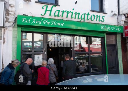 Harrington's Eel Pie & Mash shop à Tooting. Banque D'Images