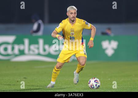 Serravalle, Italie. 24 mars 2025. Vlad Dragomir de Roumanie lors du match de qualification pour le Championnat d'Europe de l'UEFA au stade de San Marino, Serravalle. Le crédit photo devrait se lire : Jonathan Moscrop/Sportimage crédit : Sportimage Ltd/Alamy Live News Banque D'Images