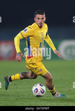 Serravalle, Italie. 24 mars 2025. Nicolae Stanciu de Roumanie lors du match de qualification pour le Championnat d'Europe de l'UEFA au stade San Marino, Serravalle. Le crédit photo devrait se lire : Jonathan Moscrop/Sportimage crédit : Sportimage Ltd/Alamy Live News Banque D'Images