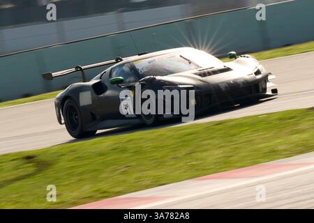 BARCELONE, ESPAGNE - MARS 26 : (51) AF Corse (ITA) Ferrari 296 GT3 - Carl Bennett (THA) / Tommaso Mosca (ITA) en piste lors de la deuxième journée de l'International GT Open Winter test sur le circuit de Barcelona Catalunya le 26 mars 2025 à Barcelone, Espagne. (Photo de Pablo Rodriguez/Quality Sport images) Banque D'Images