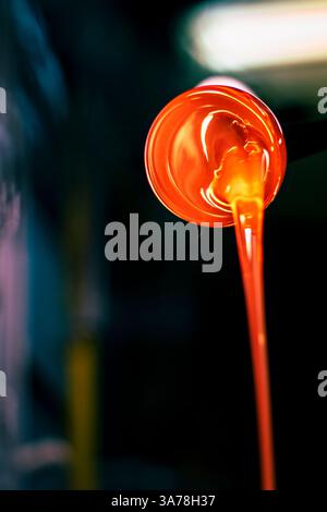 Glass Master mollage verre artisanat objets. Banque D'Images