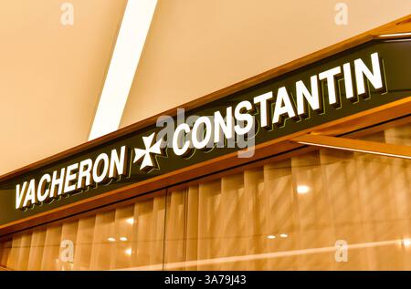 BANGKOK, THAÏLANDE, -24 mars 2025 : signe sur le devant d'un magasin Vacheron Constantin à Siam Parangon Banque D'Images