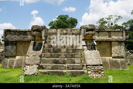 Mexique. Yucatan. Chichen Itza. Plate-forme des Aigles et des Jaguars (900-1200 AD). Banque D'Images