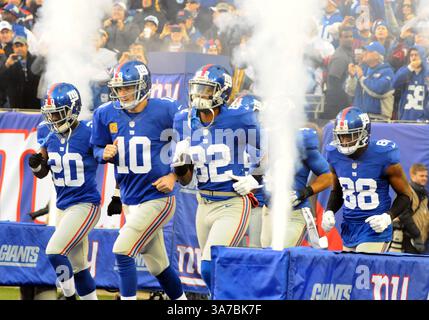04 novembre 2012 - East Rutherford, New Jersey, États-Unis - le quarterback ELI MANNING (10) des Giants de New York, RUBEN RANDLE (82) et LE PRINCE AMUKAMARA (20) courent sur le terrain pour le match contre les Steelers de Pittsburgh. Pittsburgh a gagné 24-20 au met Life Stadium, East Rutherford, NJ. (crédit image : © Bennett Cohen/ZUMAPRESS.com) Banque D'Images
