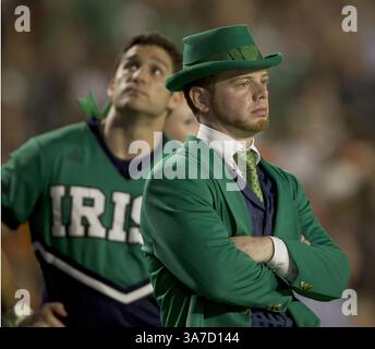7 janvier 2013 - Miami Gardens, FL, États-Unis - les fidèles de notre Dame ont été déçus lorsque l'Alabama a pris une avance de 28-0 à la mi-temps dans le match du Championnat national BCS au Sun Life Stadium le lundi 7 janvier 2013, à Miami Gardens, en Floride. (Crédit image : © Joe Rimkus Jr/MCT/ZUMAPRESS.com) Banque D'Images