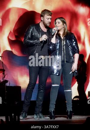 Hilary Scott et Charles Kelley de Lady Antebellum se produisent au Country to Country Festival à la 3Arena à Dublin, Irlande, le 7 mars 2015 Banque D'Images