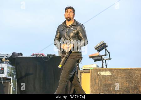 4 mai 2013 - Charlotte, Caroline du Nord, U. S - CHINO MORENO du groupe DEFTONES se produit dans le cadre du festival Carolina Rebellion à Charlotte, Caroline du Nord. Deftones Deftones est un groupe de metal alternatif américain de Sacramento, Californie, fondé en 1988. (Crédit image : © Andy Martin Jr./ZUMAPRESS.com) Banque D'Images