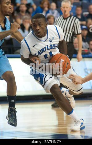 19 janvier 2013 - Saint Louis, MO, États-Unis - Mike McCall Jr. #11 de l'Université Saint Louis coupe la voie dans la deuxième moitié du match de l'Université du Rhode Island contre l'Université Saint Louis au Chaifetz Arena à Saint Louis, MO le 19 janvier 2013.(crédit image : © Paul Halfacre/Cal Sport Media/ZUMAPRESS.com) Banque D'Images