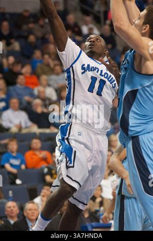 19 janvier 2013 - Saint Louis, MO, États-Unis - Mike McCall Jr. #11 de l'Université Saint Louis se présente pour la deuxième moitié du match de l'Université du Rhode Island contre l'Université Saint Louis au Chaifetz Arena à Saint Louis, MO le 19 janvier 2013.(crédit image : © Paul Halfacre/Cal Sport Media/ZUMAPRESS.com) Banque D'Images