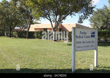 20 décembre 2012 - Miami, FL, États-Unis - Ronald Poppo, dont le visage a été mutilé après avoir été attaqué sur MacArthur Causeway, vit au Jackson Memorial Purdue Medical Center, un établissement de soins de longue durée à Miami, en Floride. (Crédit image : © Peter Andrew Bosch/MCT/ZUMAPRESS.com) Banque D'Images