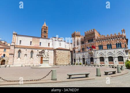 Cathédrale de Grosseto & Palazzo Aldobrandeschi in Piazza Dante, Grosseto, Italie. Banque D'Images