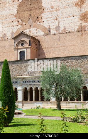 Colonnes du Chiostro Lateranense / Cloître du Latran, Rome, Italie. Banque D'Images