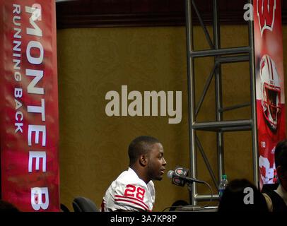 Dec. 29, 2012 - Los Angeles, CA, États-Unis d'Amérique - Wisconsin Badgers Running Back (28) MONTEE Ball s'adresse aux médias. Le Rose Bowl présenté par VIZIO Media Day a connu un démarrage rapide, car les Badgers et les Cardinals ont eu l'occasion de rencontrer les médias, à l'hôtel L.A. du centre-ville de Los Angeles, le 29 décembre 2012. (Photo par : Jose Marin / MarinMedia.org / Cal Sport Media) ( crédit photo & entreprise requis)(crédit image : © Jose Marin / Marinmedia / CSM/Cal Sport Media/ZUMAPRESS.com) Banque D'Images