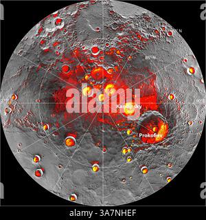 29 novembre 2012 - Une image radar de la région polaire nord de Mercure acquise par l'Observatoire d'Arecibo à Porto Rico est montrée superposée sur une mosaïque d'images de Mercury MESSENGER de la même région dans cette photo de la NASA. Les zones de la région polaire nord de Mercure qui sont en ombre dans toutes les images acquises par MESSENGER à ce jour sont indiquées en rouge. On a supposé que les dépôts polaires étaient constitués de glace d'eau piégée dans des zones ombragées en permanence près des pôles nord et sud de Mercure. (Crédit image : © NASA/ZUMAPRESS.com) Banque D'Images