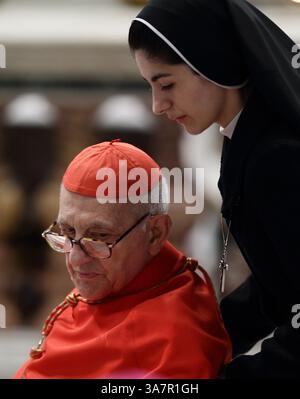 28 mars 2013 - État de la Cité du Vatican (Saint-Siège) - le pape FRANÇOIS dirige la messe de Chrism dans la basilique Saint-Pierre au Vatican. (Crédit image : © Evandro Inetti/ZUMAPRESS.com) Banque D'Images