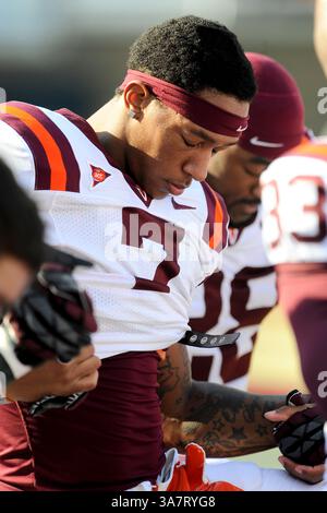 17 novembre 2012 - Chestnut Hill, Massachusetts, États-Unis - Marcus Davis (7), receveur large des Hokies Virginia Tech avant le début du match de football Boston College vs Virginia Tech NCAA joué au stade Alumni, à Chestnut Hill Massachusetts. Eric Canha/CSM(image crédit : © Eric Canha/Cal Sport Media/ZUMAPRESS.com) Banque D'Images