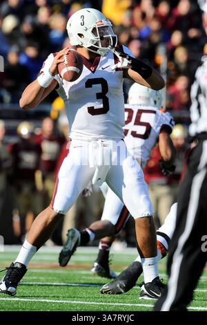 17 novembre 2012 - Chestnut Hill, Massachusetts, États-Unis - le quarterback Logan Thomas (3) des Hokies Virginia Tech lors du match de football Boston College vs Virginia Tech NCAA joué au stade Alumni, à Chestnut Hill Massachusetts. Eric Canha/CSM(image crédit : © Eric Canha/Cal Sport Media/ZUMAPRESS.com) Banque D'Images